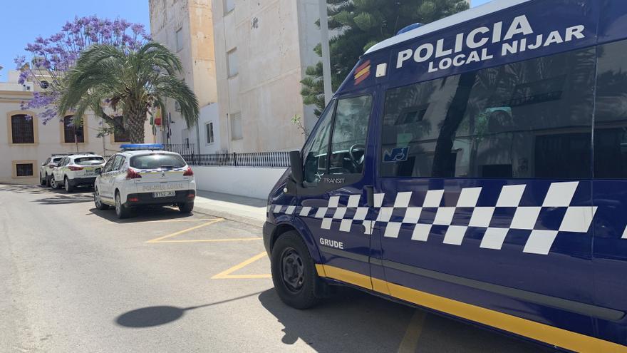 Un vehículo de la Policía Nacional de Níjar (Almería).