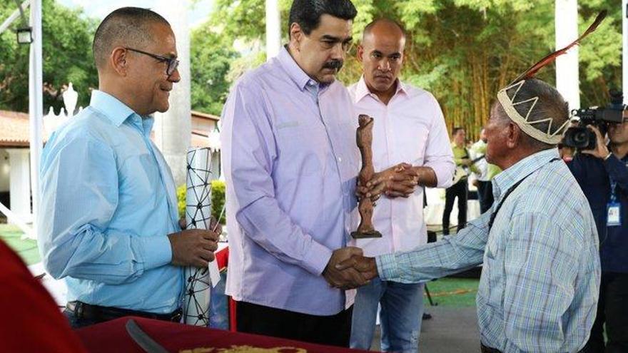 Maduro convierte el domicilio presidencial en una casa de cultura