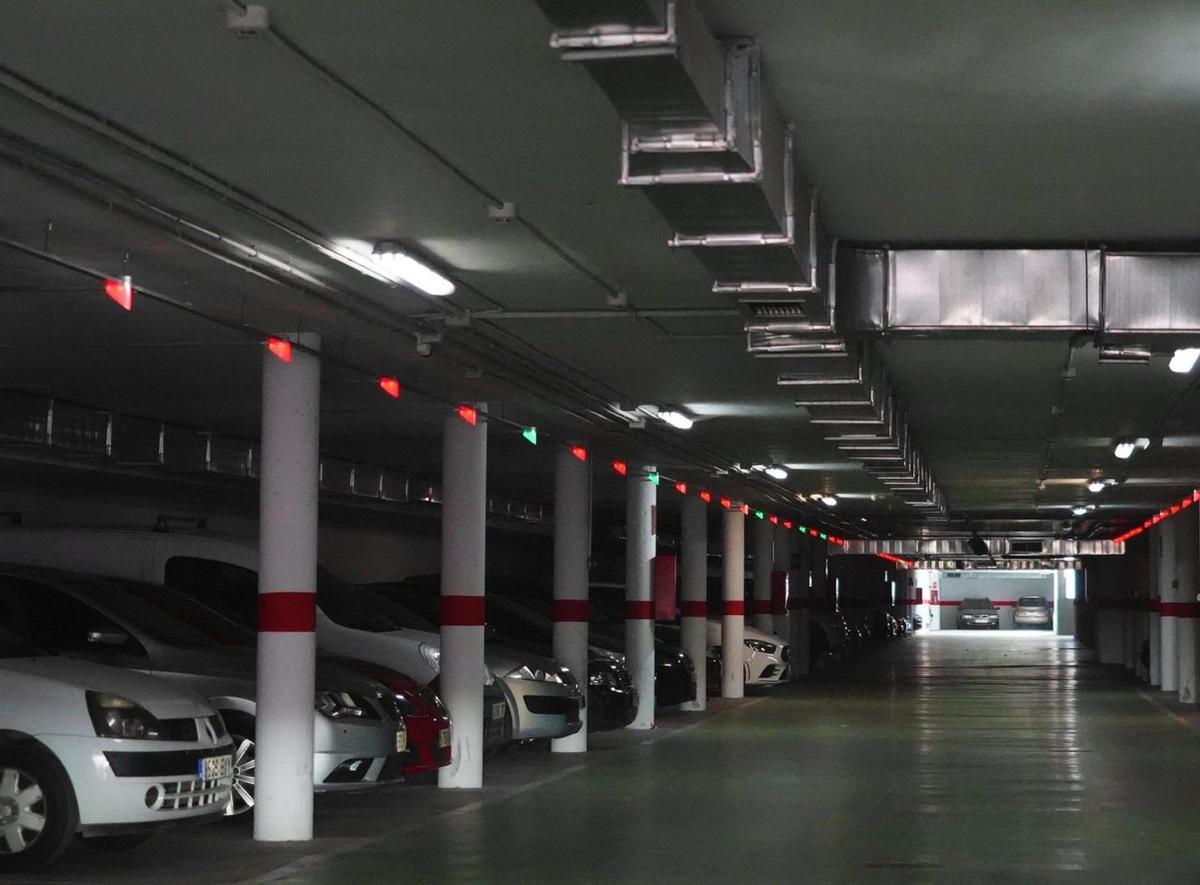 Uno de los aparcamientos que podrá ser monitorizado con este sistema de turismo inteligente  | RAFA SÁNCHEZ