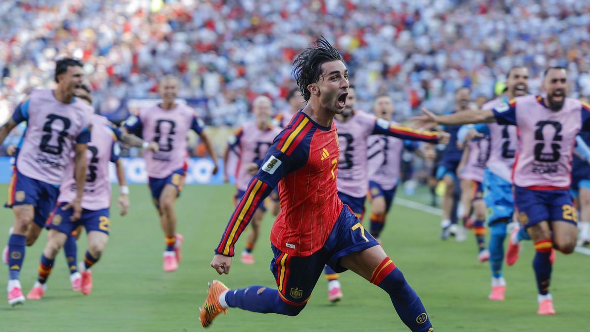 La selección española celebra el título mundial