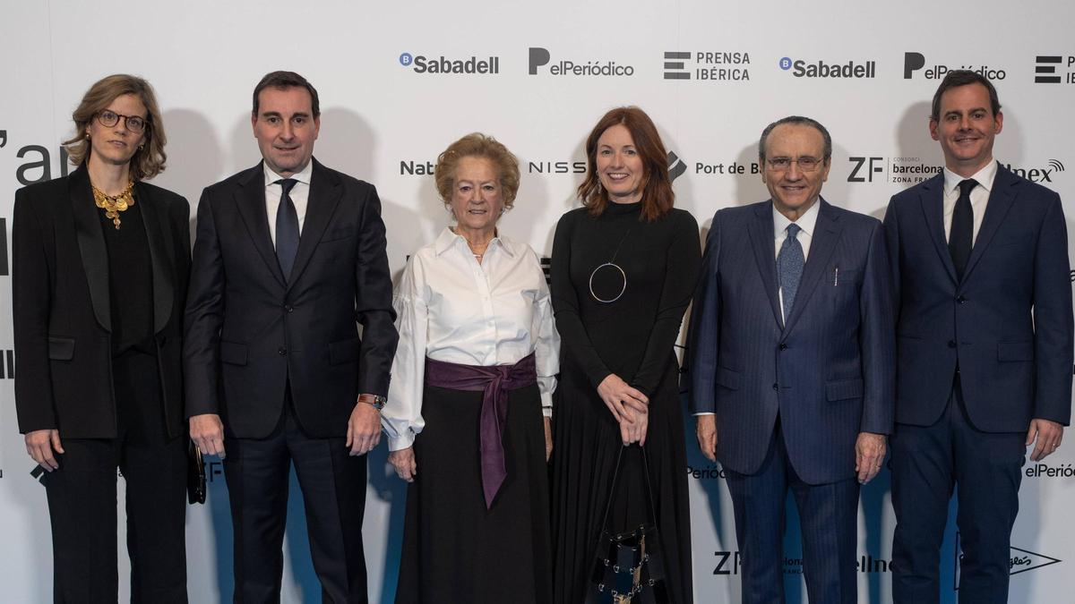 Margarita Salvans, directora financiera de Mango, Toni Ruiz, presidente y CEO de Mango, Arantza Sarasola, Vicepresidenta de Prensa Ibérica, Doris Casares, Global Chief Corporate Affairs en MANGO, Javier Moll, Presidente de Prensa Iberica, y Luis Casacuberta, Chief Product y Sustainability Officer en MANGO