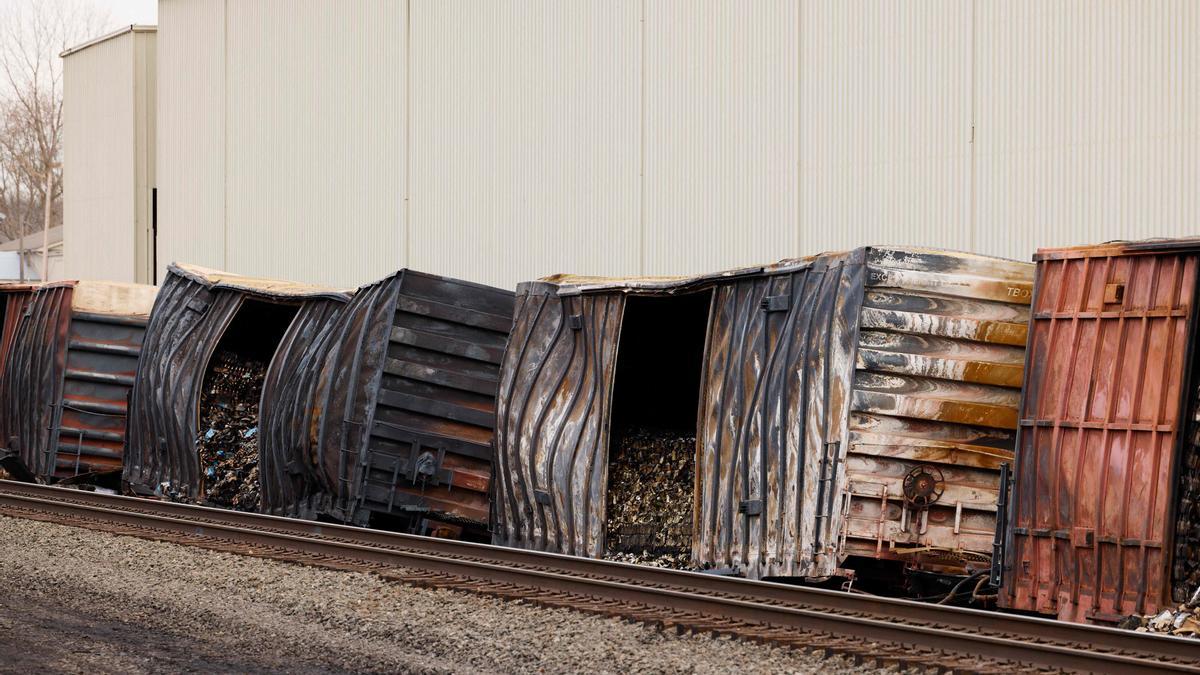 Vagones del tren accidentado en East Palestine, Ohio.