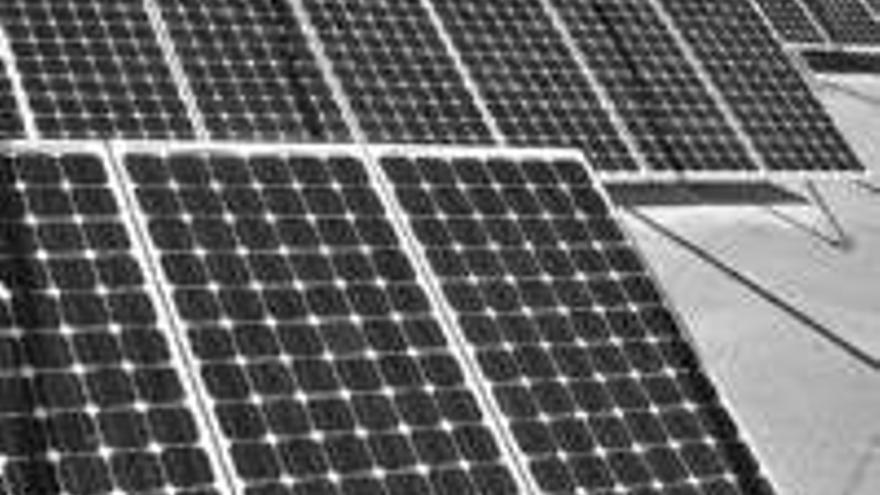 Un convenio potencia la investigación de la energía solar en la universidad