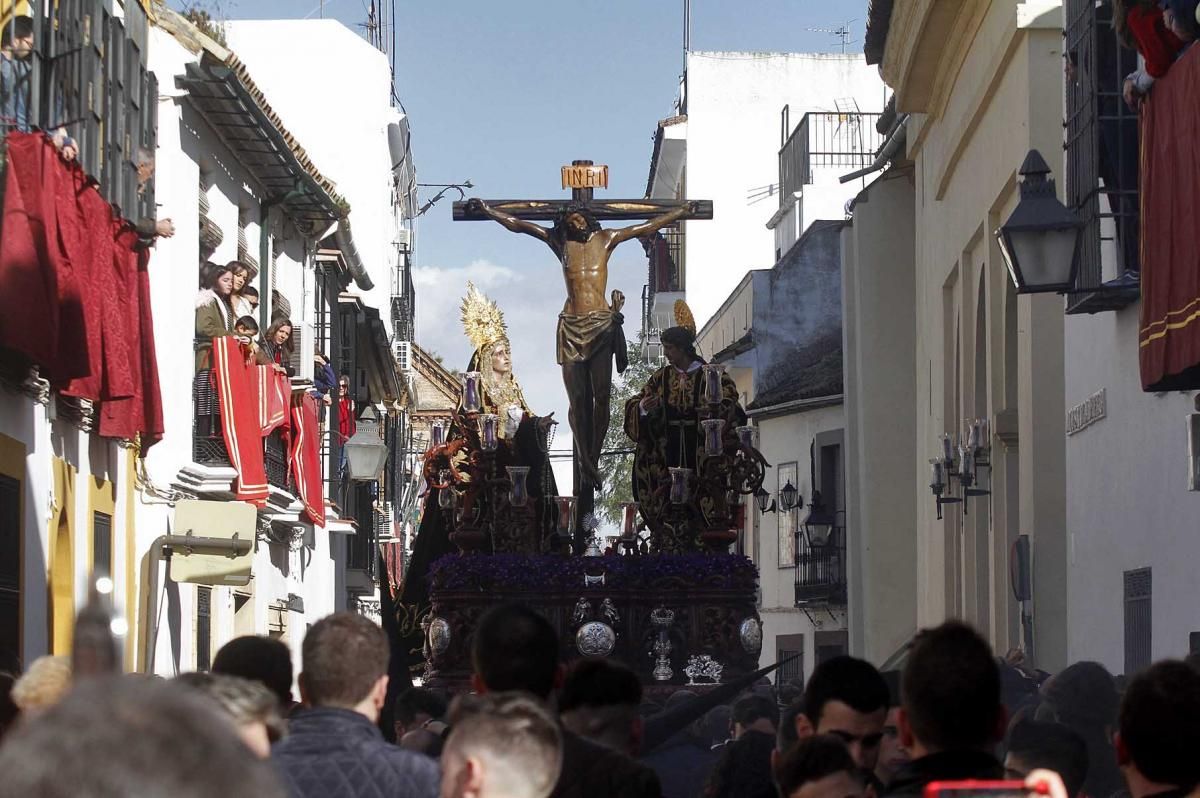 Imágenes de Las Penas de Santiago a su salida del templo