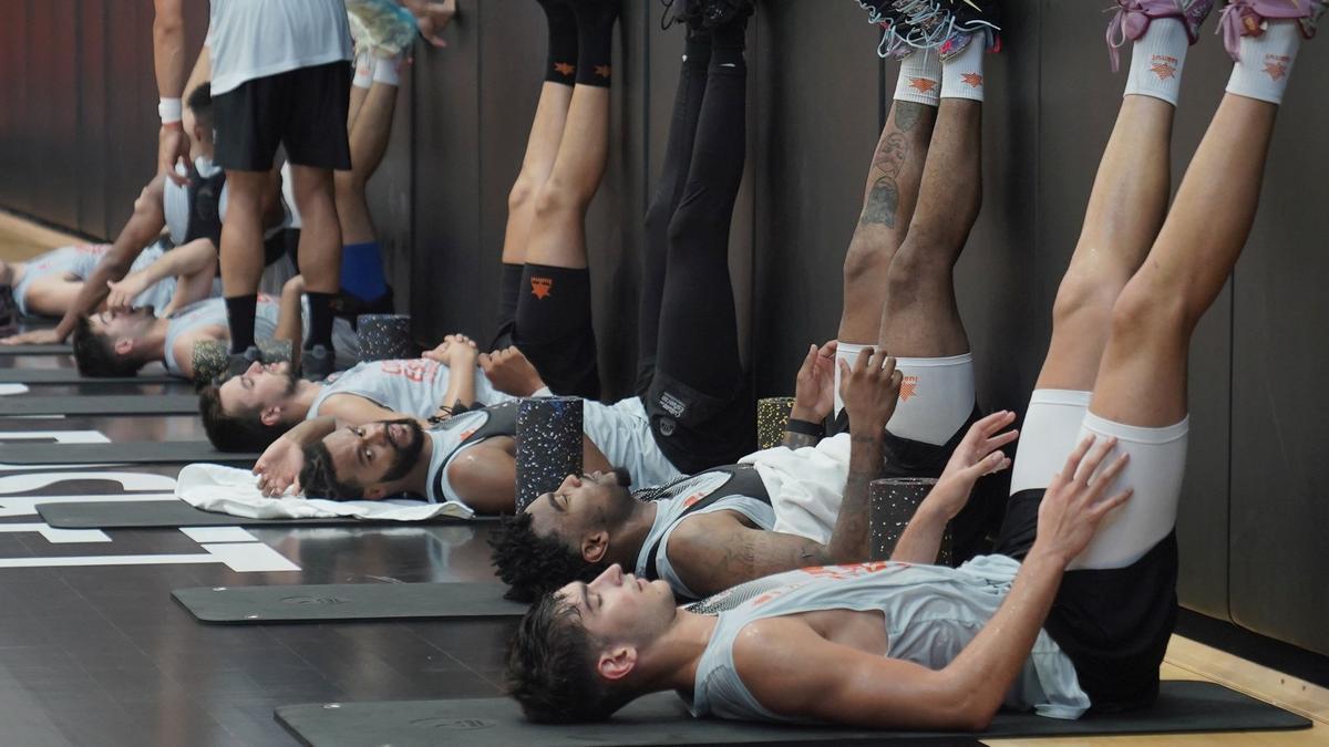 Chris Jones, en su primer entrenamiento con el Valencia Basket