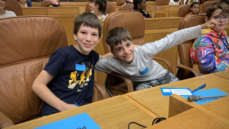Diputados por un día: el Parlamento de Galicia acoge un pleno infantil