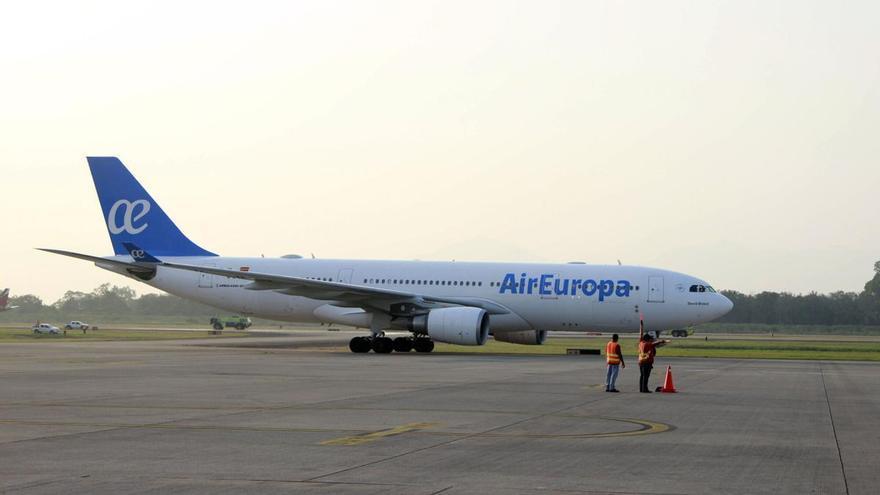 Suspenden el despegue de un vuelo Bilbao-Lanzarote tras detectar un brote de gastroenteritis en 12 niños