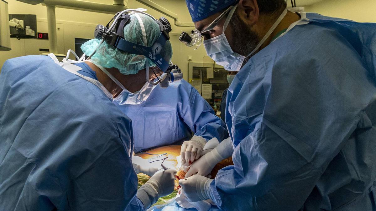 Intervención de cirugía vascular en el HUCA, el pasado mes de diciembre.