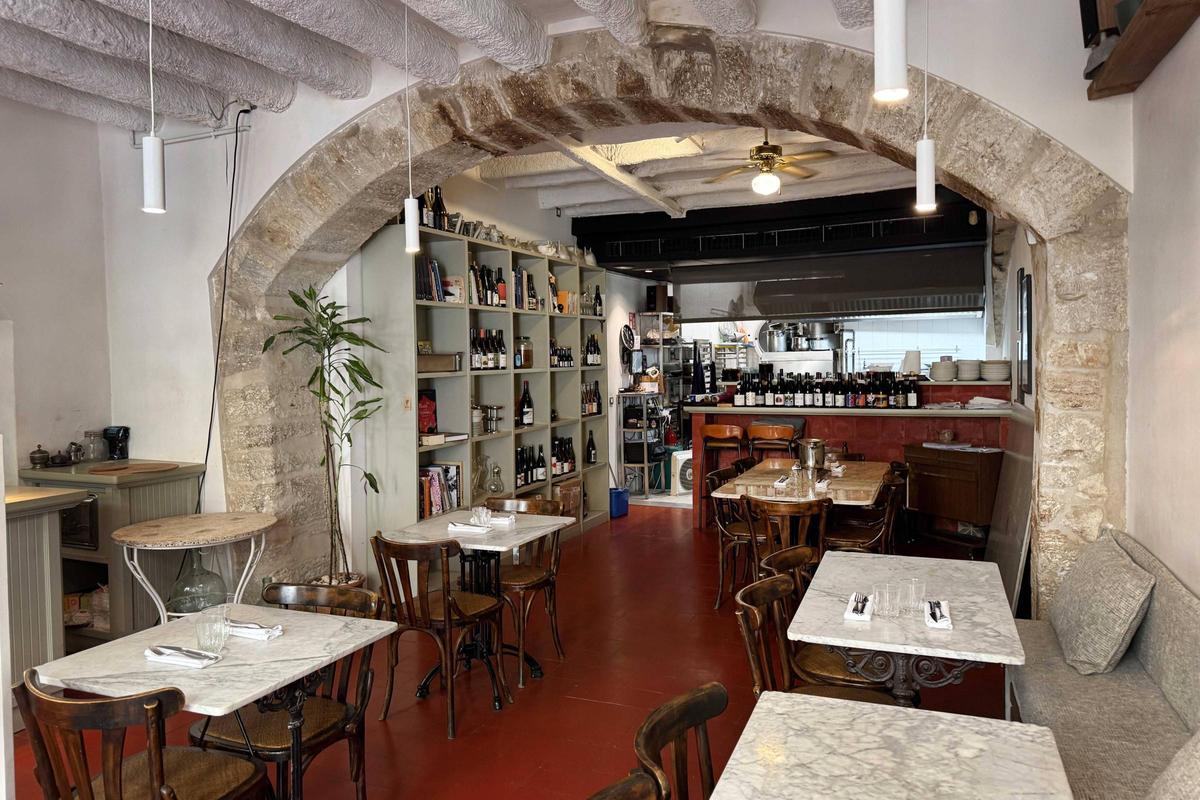 Interior del Riots de Banyoles.