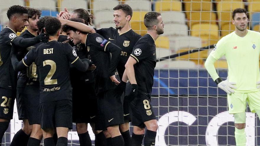 Los jugadores del FC Barcelona celebran un gol en Champions