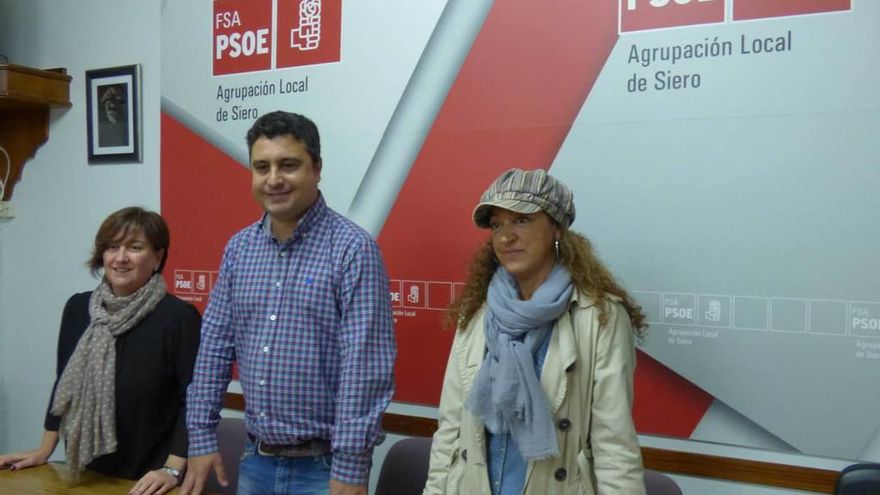 Ana Rosa Nosti, Javier Rodríguez Morán y Mercedes Pérez, ayer, en la presentación de la candidatura.