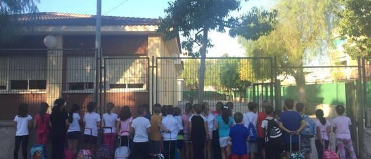 Un colegio de Benejúzar reclama a Educación un profesor de religión