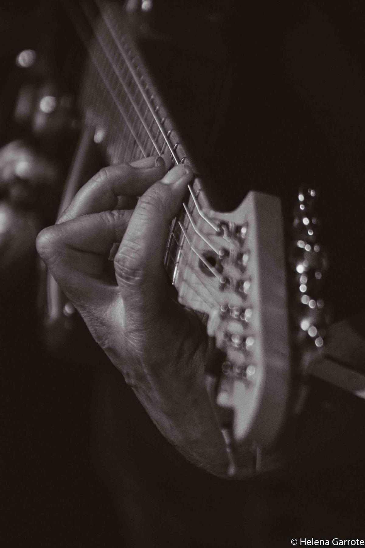 Ovidio López Trío llena de jazz íntimo Entre Bambalinas en Alicante