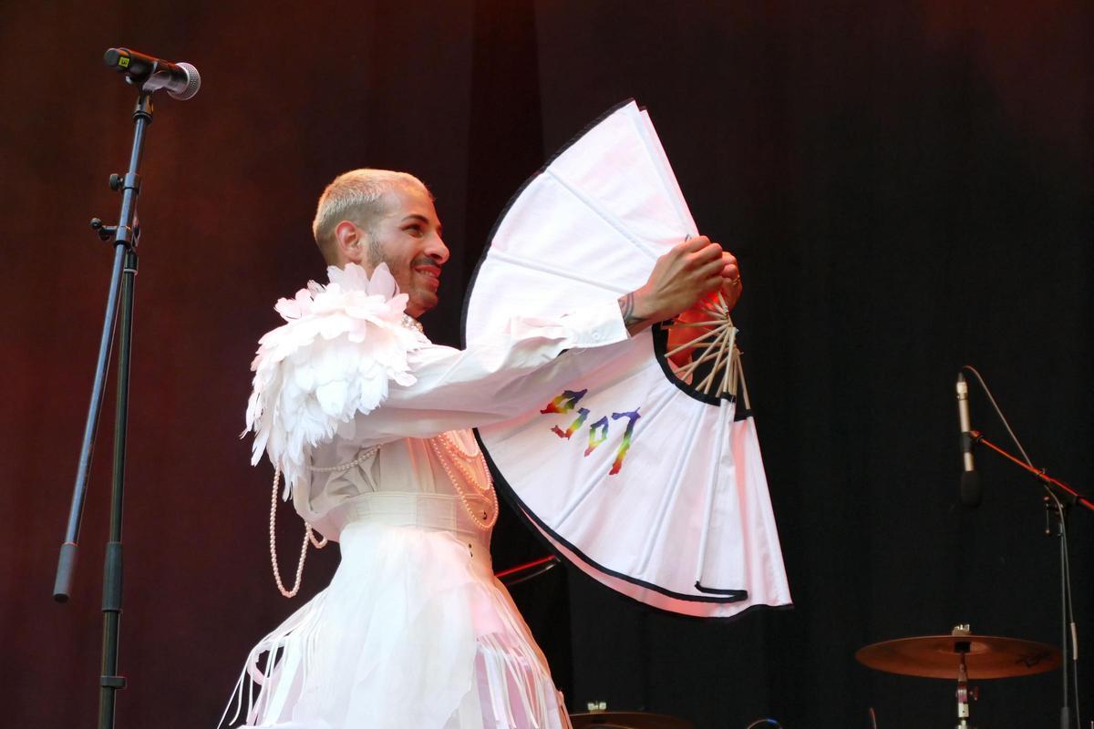 EN IMATGES | L'Acústica acaba amb tota la Rambla ballant al ritme de l'Orquestra Di-versiones, Locomía i Dj Paski EN IMATGES | L'Acústica acaba amb tota la Rambla ballant al ritme de l'Orquestra Di-versiones, Locomía i Dj Paski