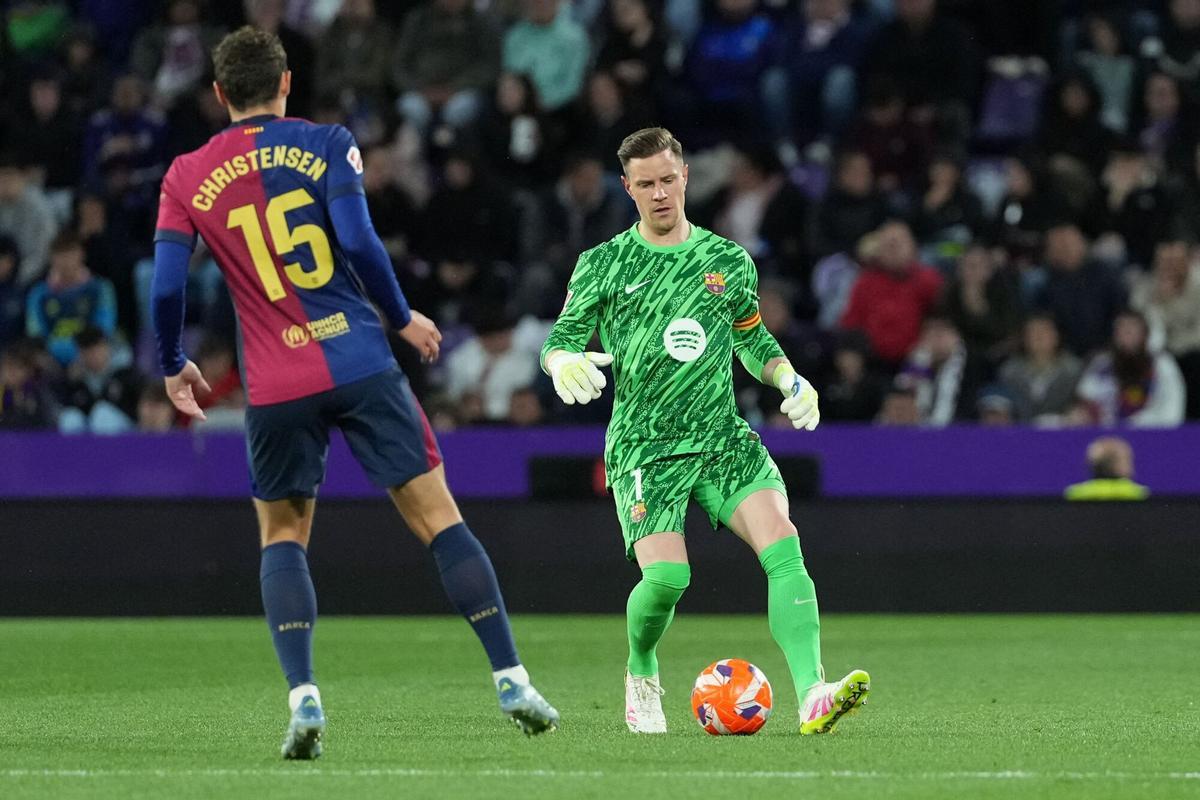 Barcelona's German goalkeeper #01 Marc-Andre Ter Stegen controls the ball during the Spanish league football match between Real Valladolid FC and FC Barcelona at the Jose Zorrilla stadium in Valladolid on May 3, 2025. (Photo by Cesar Manso / AFP)