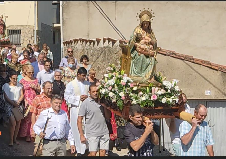 GALERÍA| Traslado de la Virgen de la Bandera en Fermoselle