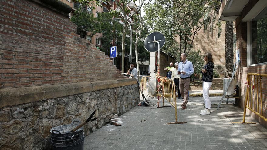 Un muerto y otro herido al caerles un muro en Barcelona