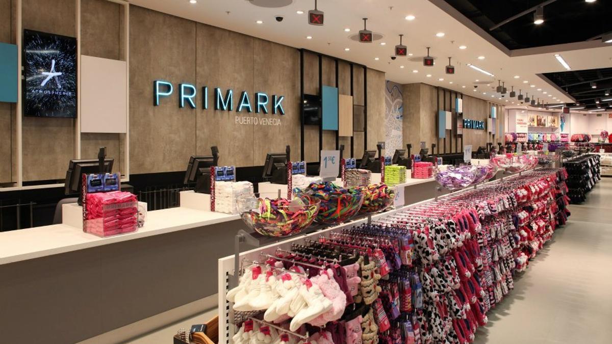 Imagen de la apertura en 2012 del Primark de Puerto Venecia, en Zaragoza