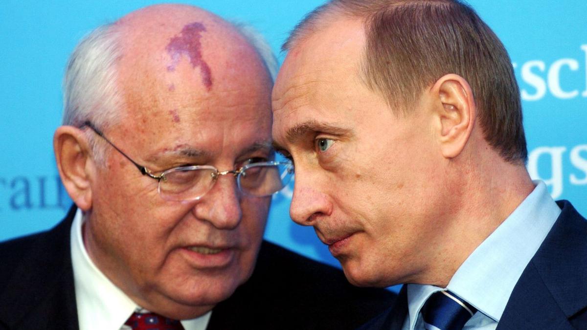 Gorbatxov i Putin, en una imatge d’arxiu  | ARXIU/CARSTEN REHDER