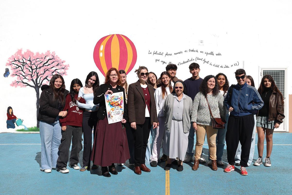 Las imágenes del mural Aïda Miró en el colegio de la Consolación de Ibiza