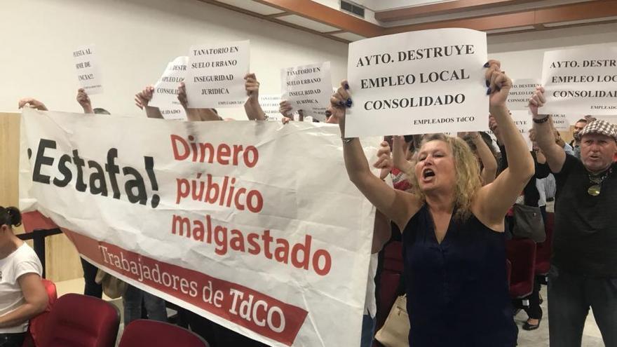 La protesta por el tanatorio y la huelga polarizarán el pleno de hoy