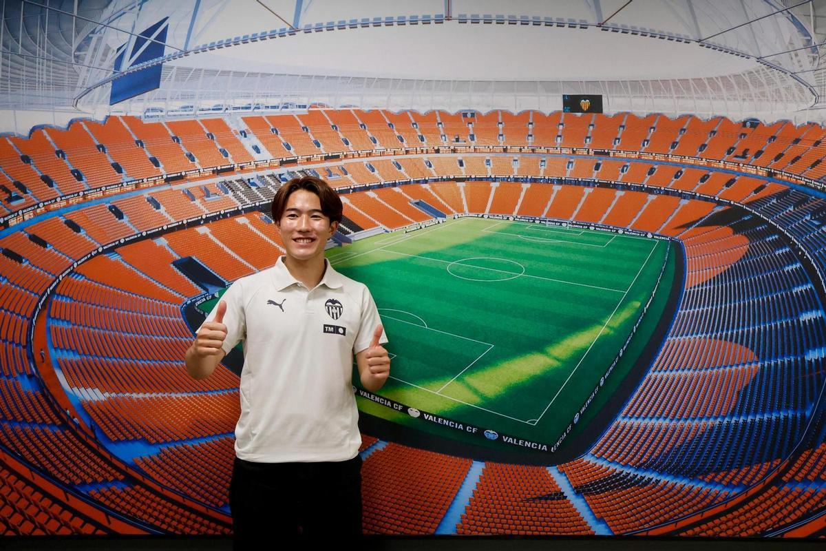 Fue el Mejor Jugador Joven de 2025 en la liga japonesa