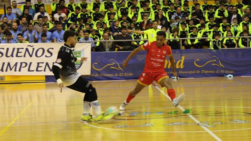 El Córdoba Futsal se gana con sudor y oficio su pase ante un luchador Ejido