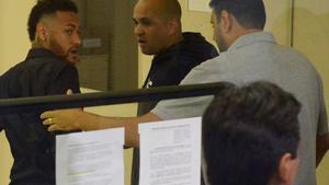 Brazilian soccer player Neymar arrives at a police station in Rio de Janeiro  Brazil  June 6  2019  REUTERS Lucas Landau