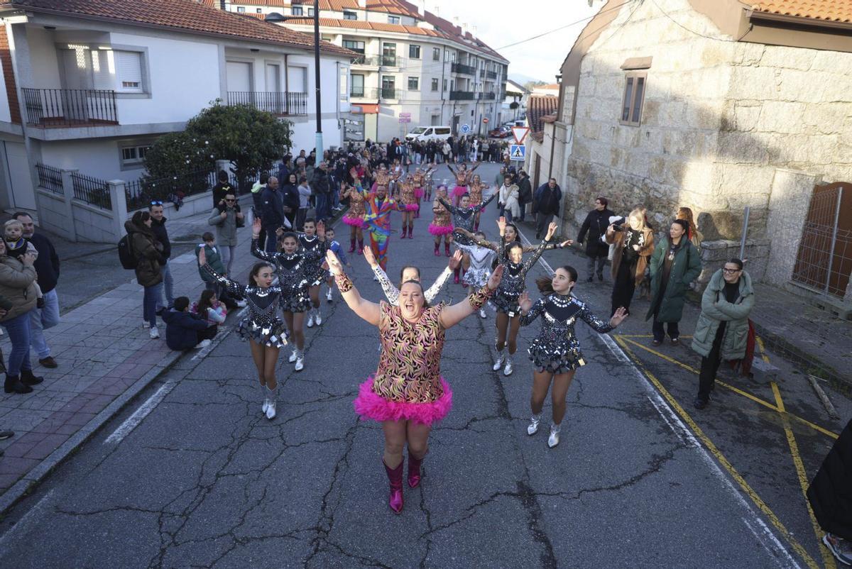 Llegada de uno de los grupos a la Praza de España.