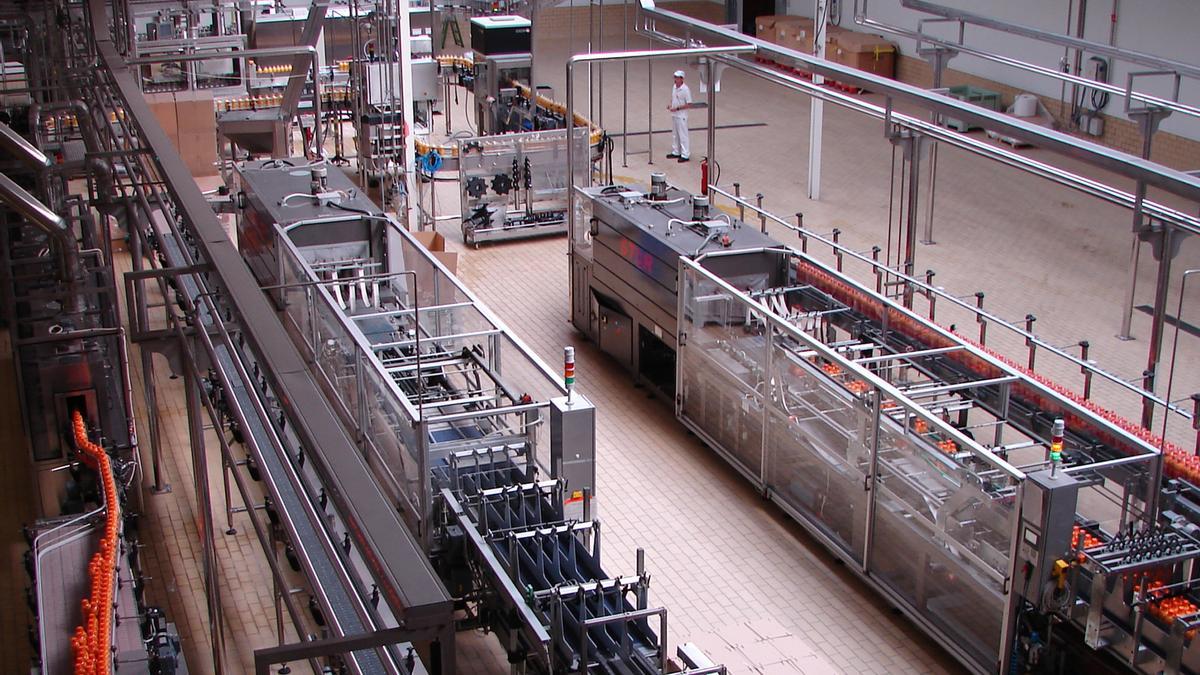 Interior de la antigua fábrica de Zumosol.