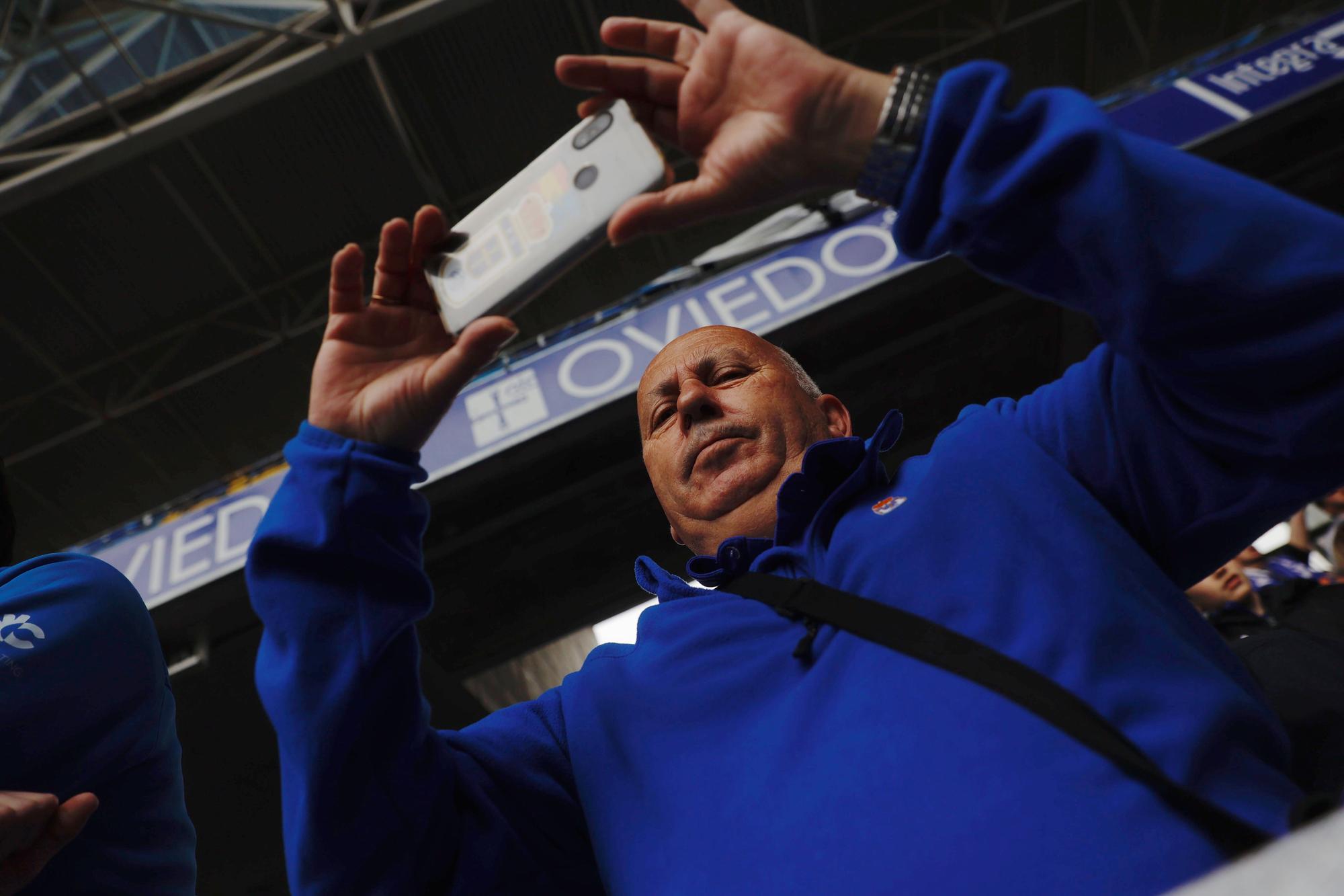 EN IMÁGENES: Miles de hinchas azules animan al equipo antes del derbi en un entrenamiento en el Tartiere