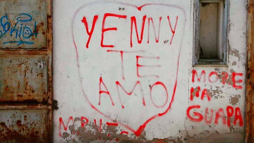 El grafiti original de &quot;Yenny te amo&quot; // Eduardo Freiría