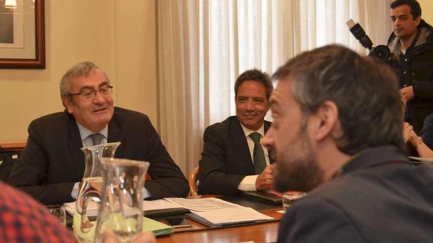 El alcalde y el presidente de Puertos, en la reunión del pasado marzo en la Autoridad Portuaria.