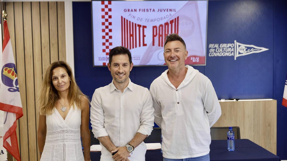 Cristina Liñero, Pedro Carrillo y Paco García durante la presentación del evento