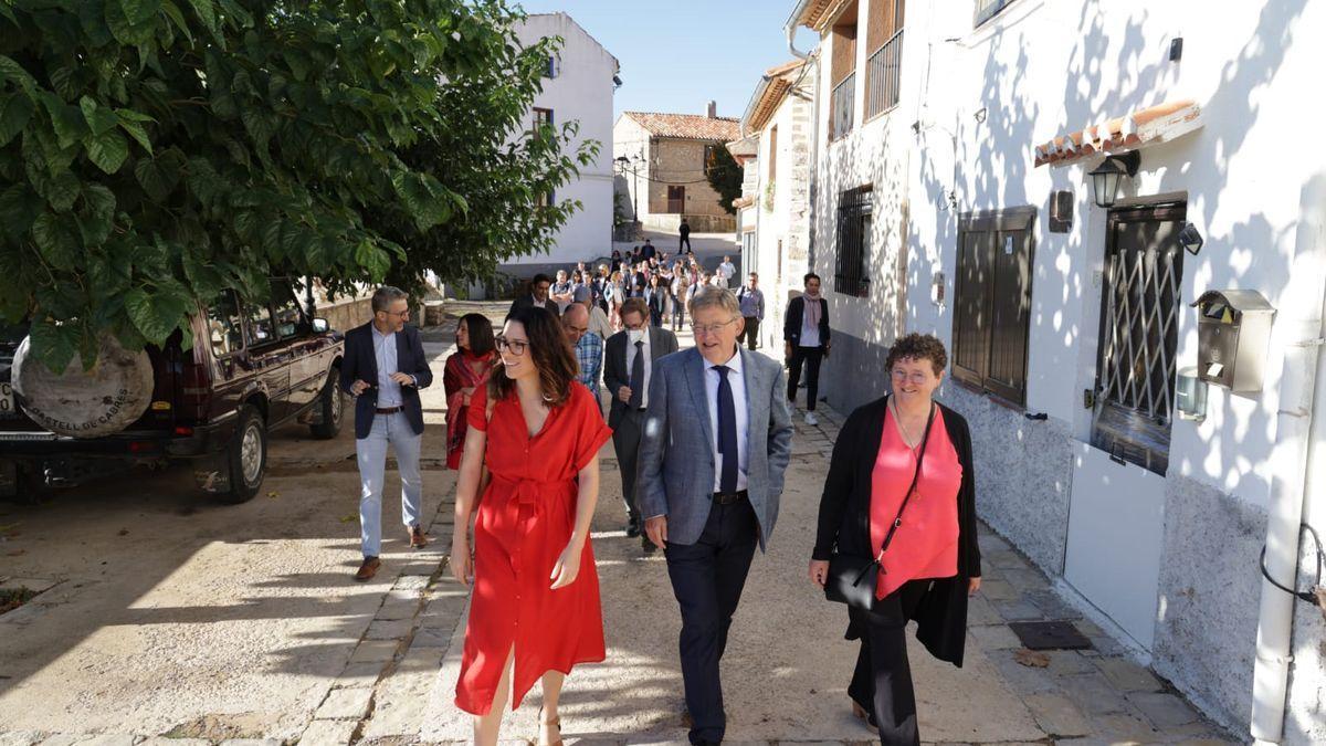 El Consell celebra su pleno semanal en Castell de Cabres, el pueblo con menos habitantes de la Comunitat Valenciana