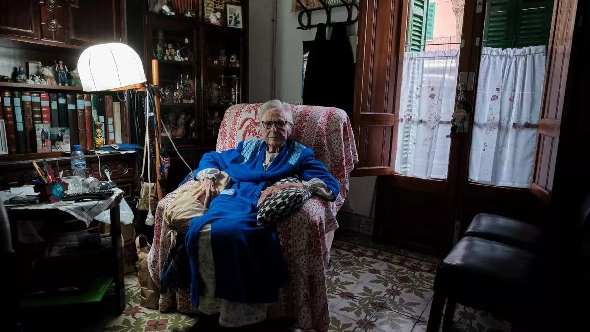 Envejecer sola en Santa Catalina, icono de la gentrificación: "Los vecinos van desapareciendo, ahora todos son modernos, jóvenes y guapos"