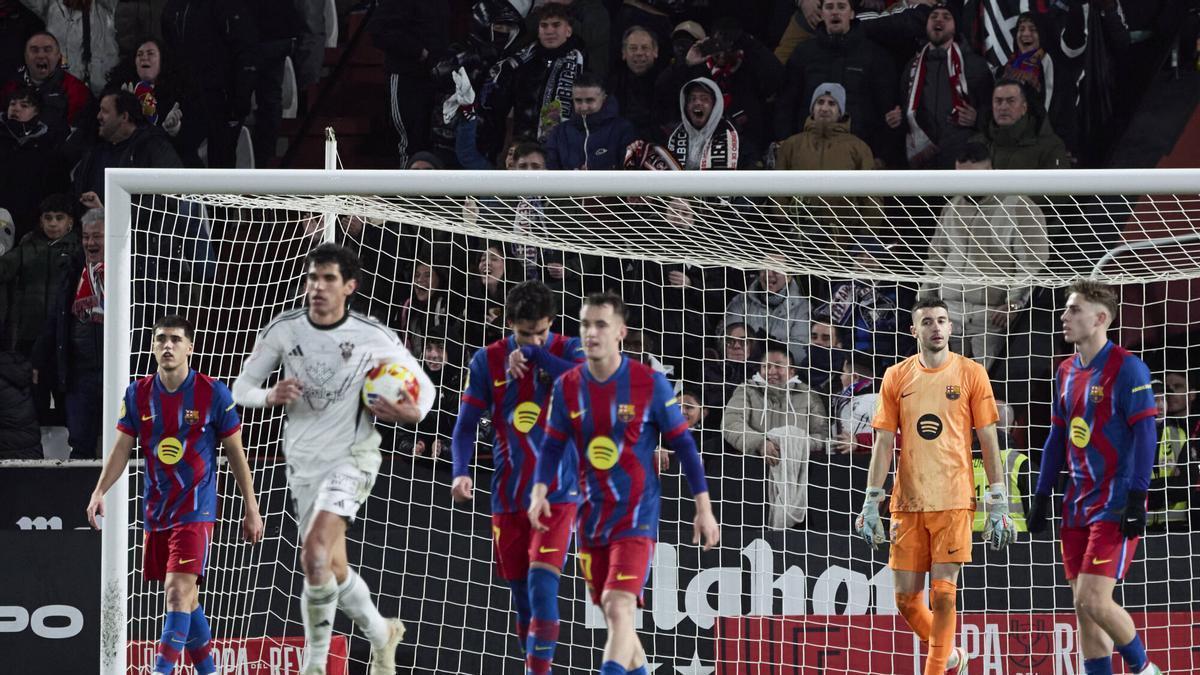 El Barça se entrena sin Raphinha en la víspera del encuentro ante el Mallorca