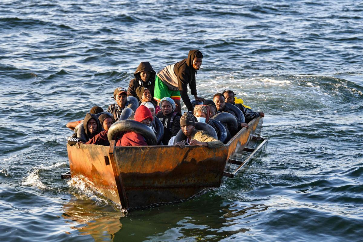 Rescate de migrantes subsaharianos frente a las costas de Sfax (Túnez)