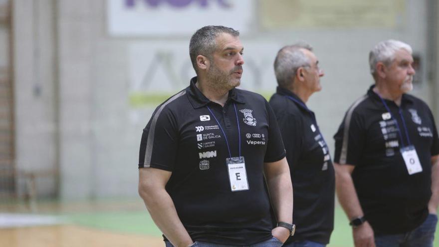 El Bueu Atlético renueva a Luis Montes