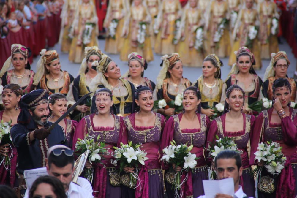 Ofrenda de flores a la patrona de Castalla