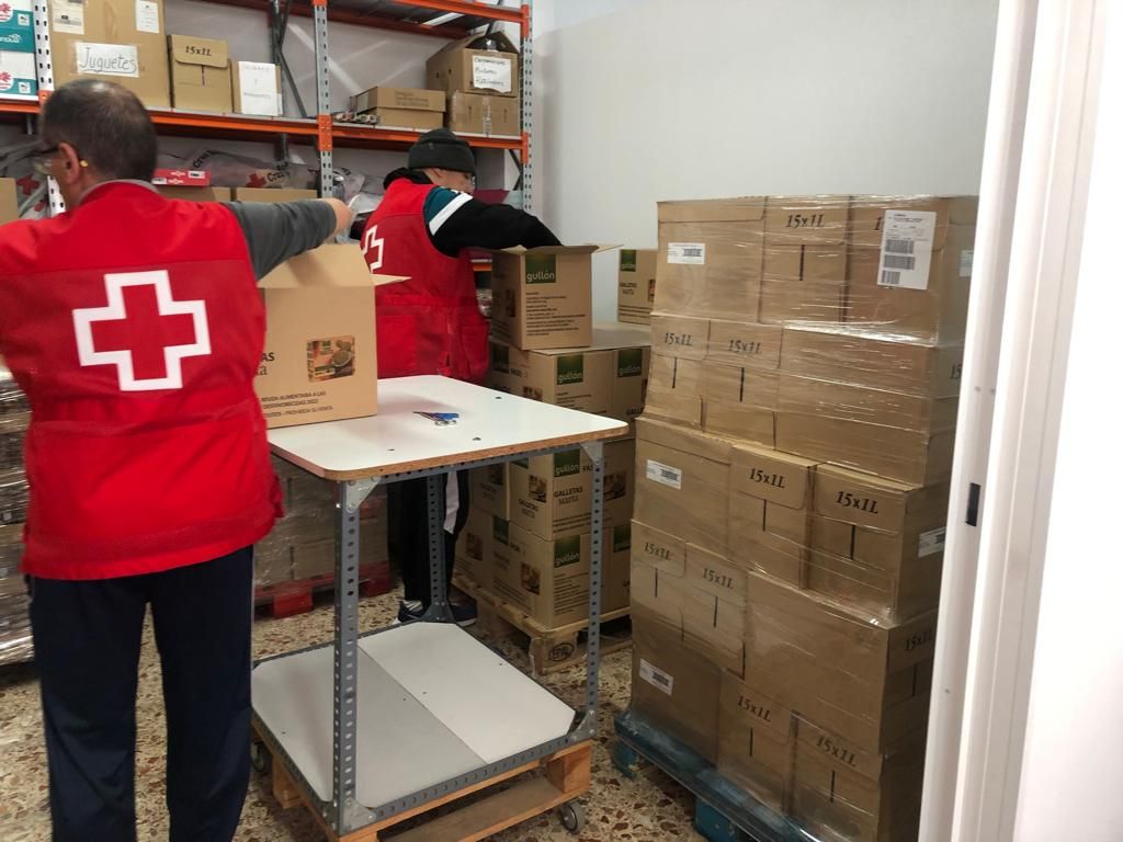 Cruz Roja reparte en Xàtiva más de 17 toneladas de alimentos