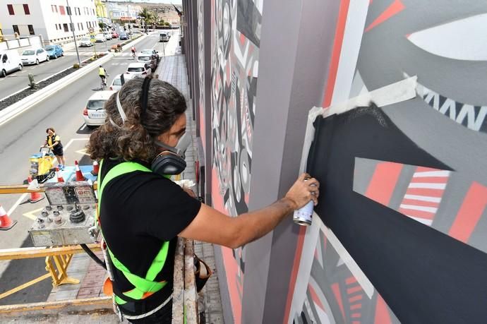 24/04/2019 SAN FERNANDO. SAN BARTOLOME DE TIRAJANA.  Mural del arquitecto Gerardo García, en el IES Amurga. Fotógrafa: YAIZA SOCORRO.  | 24/04/2019 | Fotógrafo: Yaiza Socorro