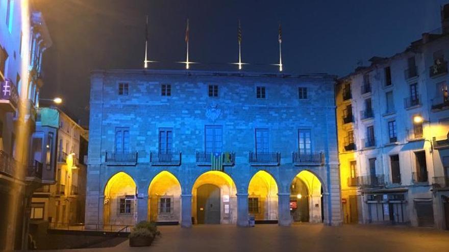 Façana de l&#039;Ajuntament de Manresa il·luminada