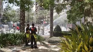 La mascletà de Alicante causa un incendio en la plaza de los Luceros