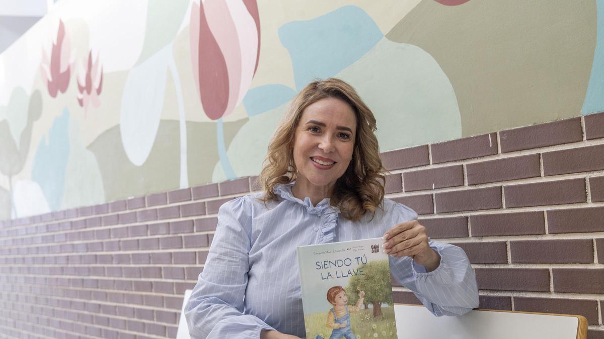 La profesora y directora educativa Consuelo Maciá aborda las claves de la infancia en su nuevo libro "Siendo Tú la Llave: Leo"