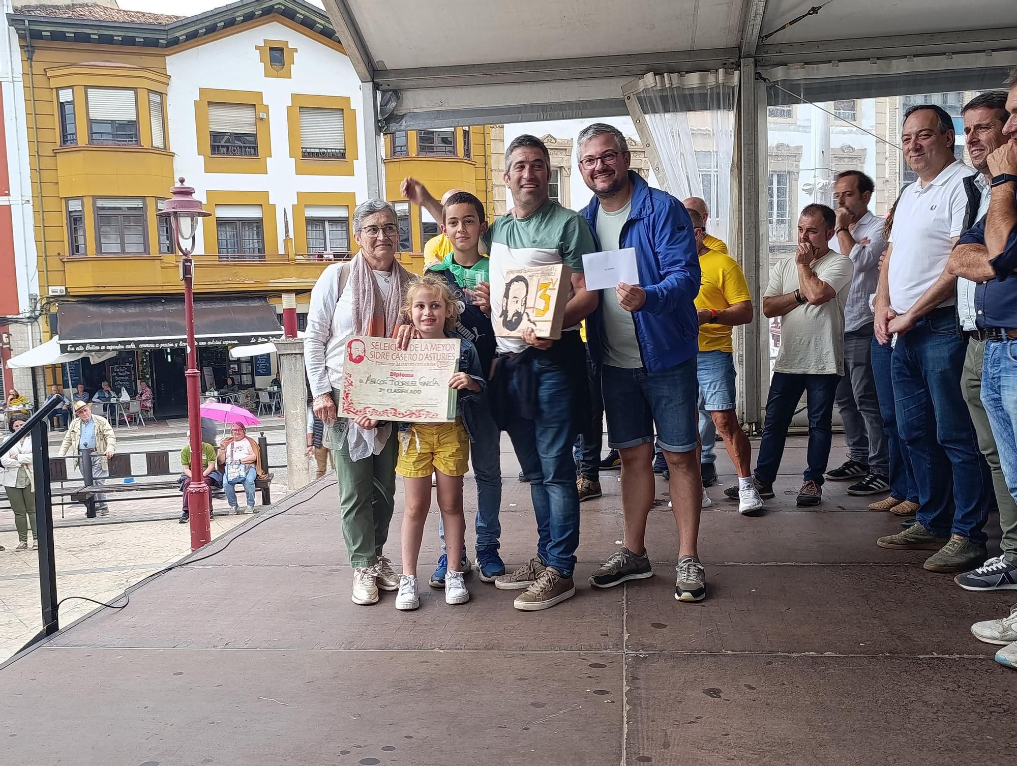 Héctor García, de Llanes,  gana la "champions" de la sidra casera en Villaviciosa