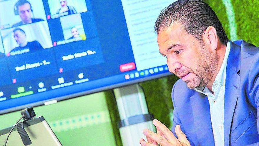 Cordero estrenó forma telemática en las ruedas de prensa del Club.