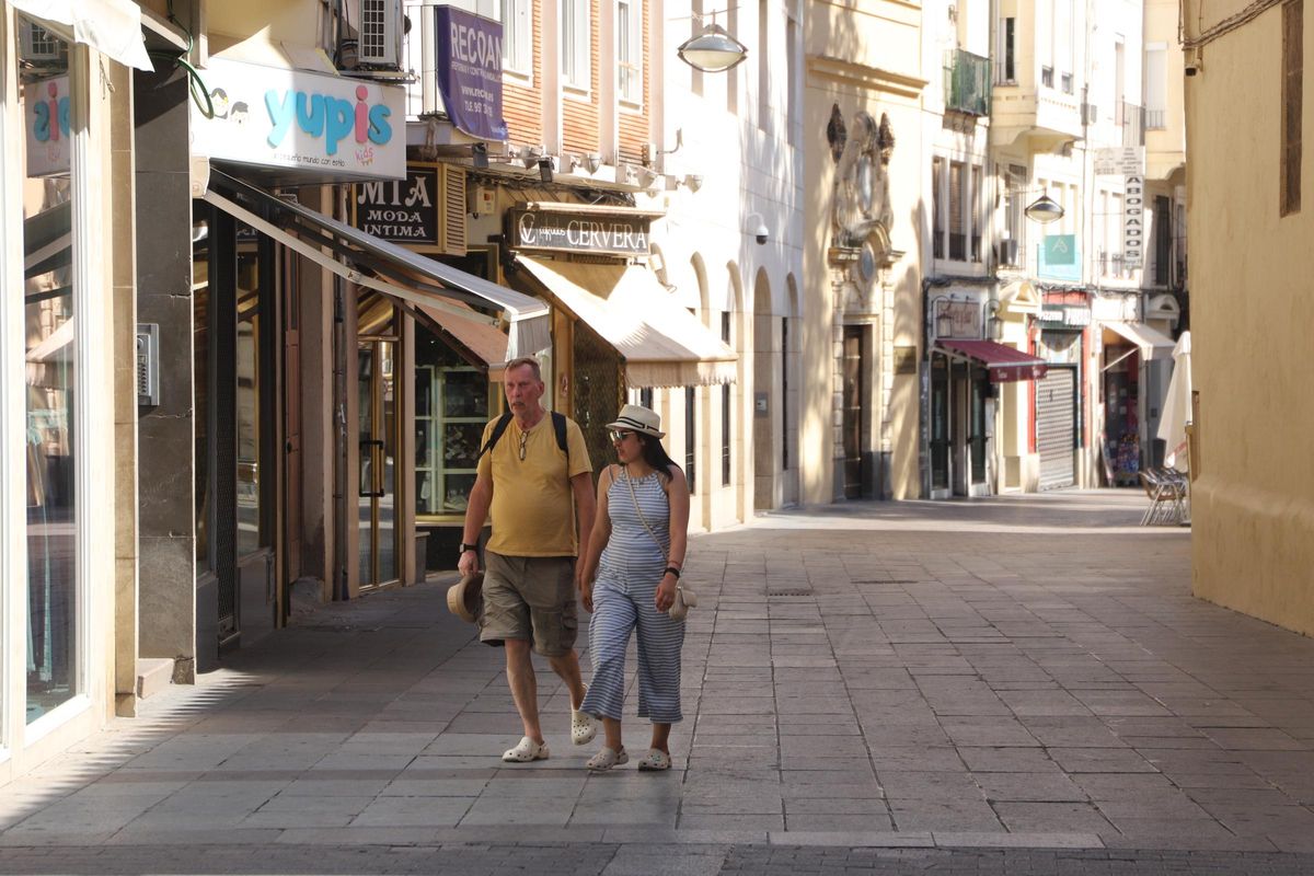 Los turistas disfrutan de Córdoba pese al calor