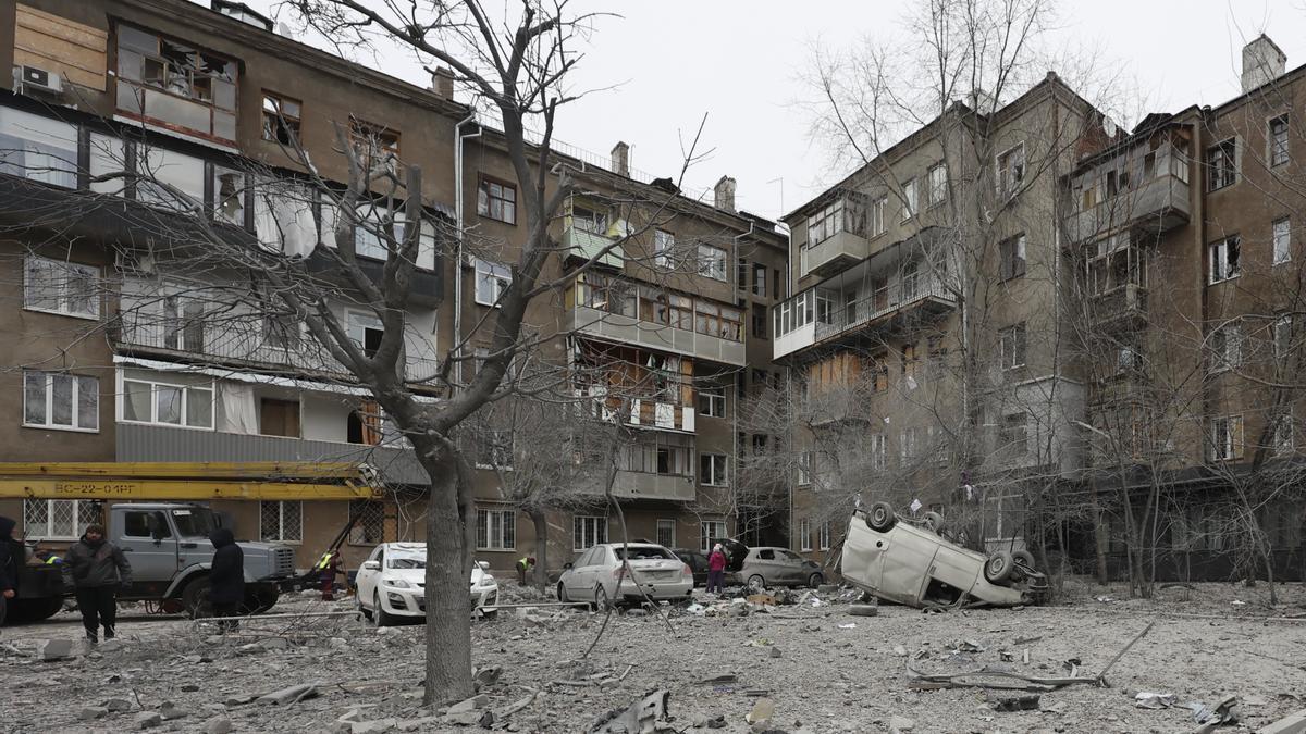 Efectos devastadores de la guerra en Ucrania.