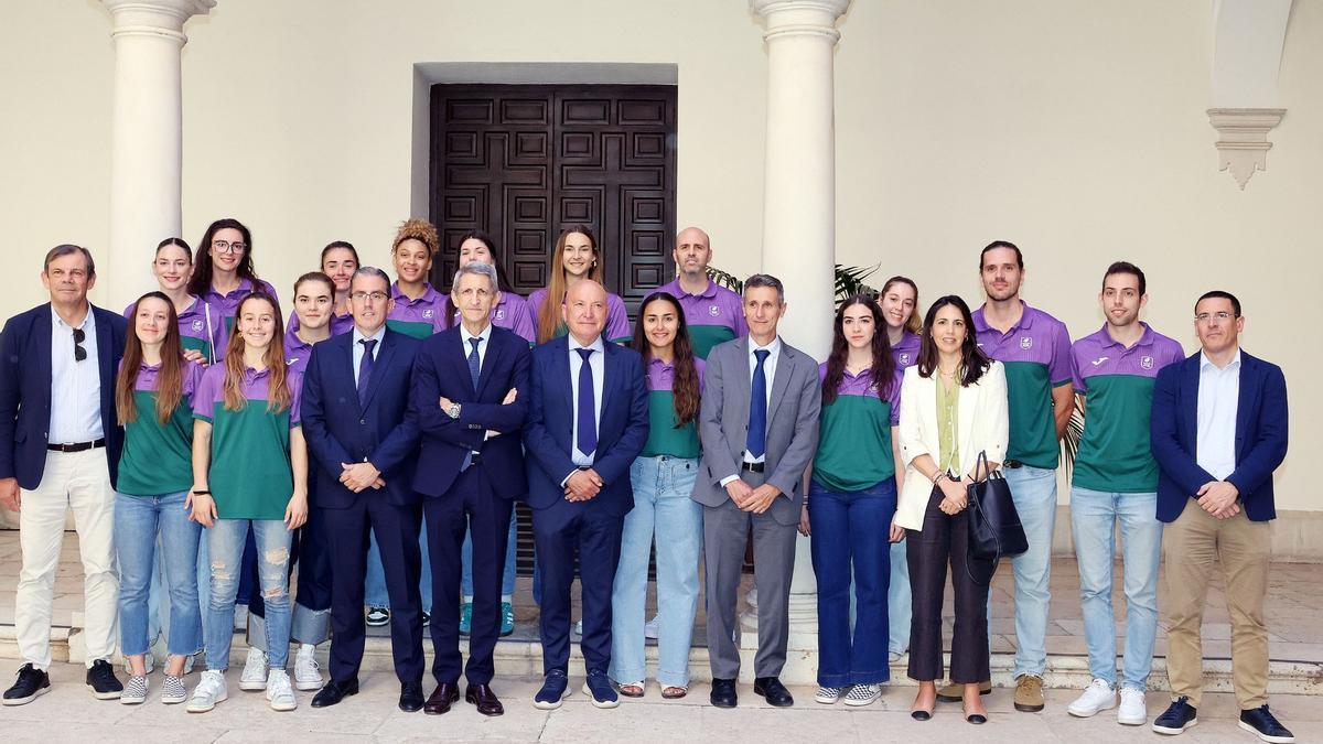 Imagen del recibimiento de Fundación Unicaja al Unicaja Mijas.